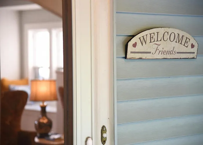Cozy Home Near All Milwaukee Attractions