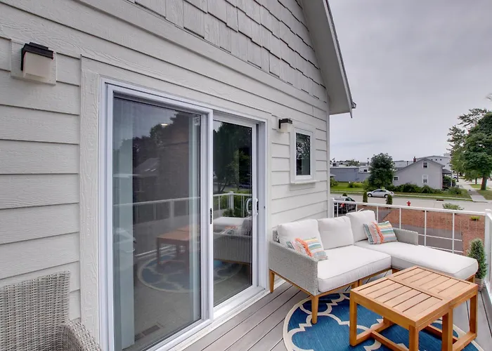 Riverfront Sheboygan Townhome W/ Grill!