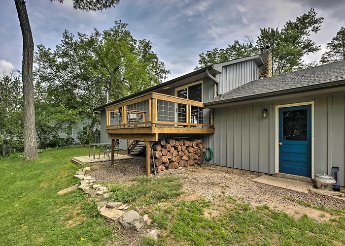 Lake Nagawicka Home - 2 Blocks To Boat Launch