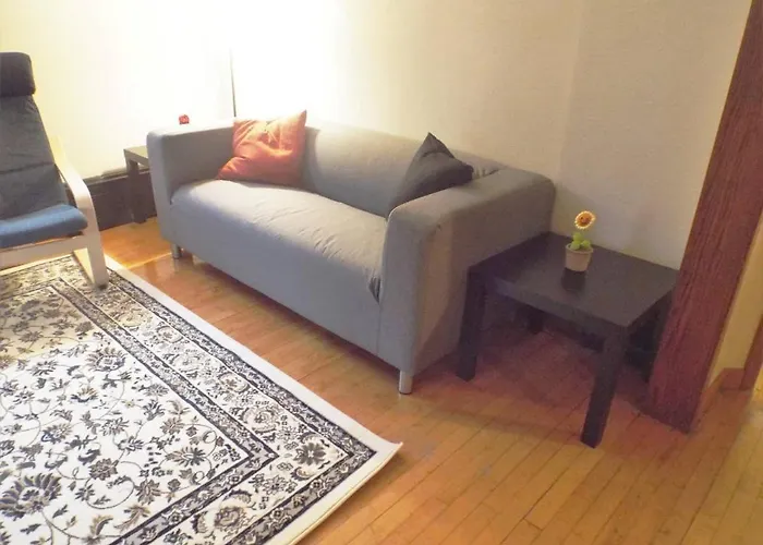 Comfortable 3 Bedroom Craftsman Bungalow In Milwaukee'S Bay View Neighborhood
